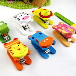 实用与趣味并存 卡通订书机，小学生的得力文具助手